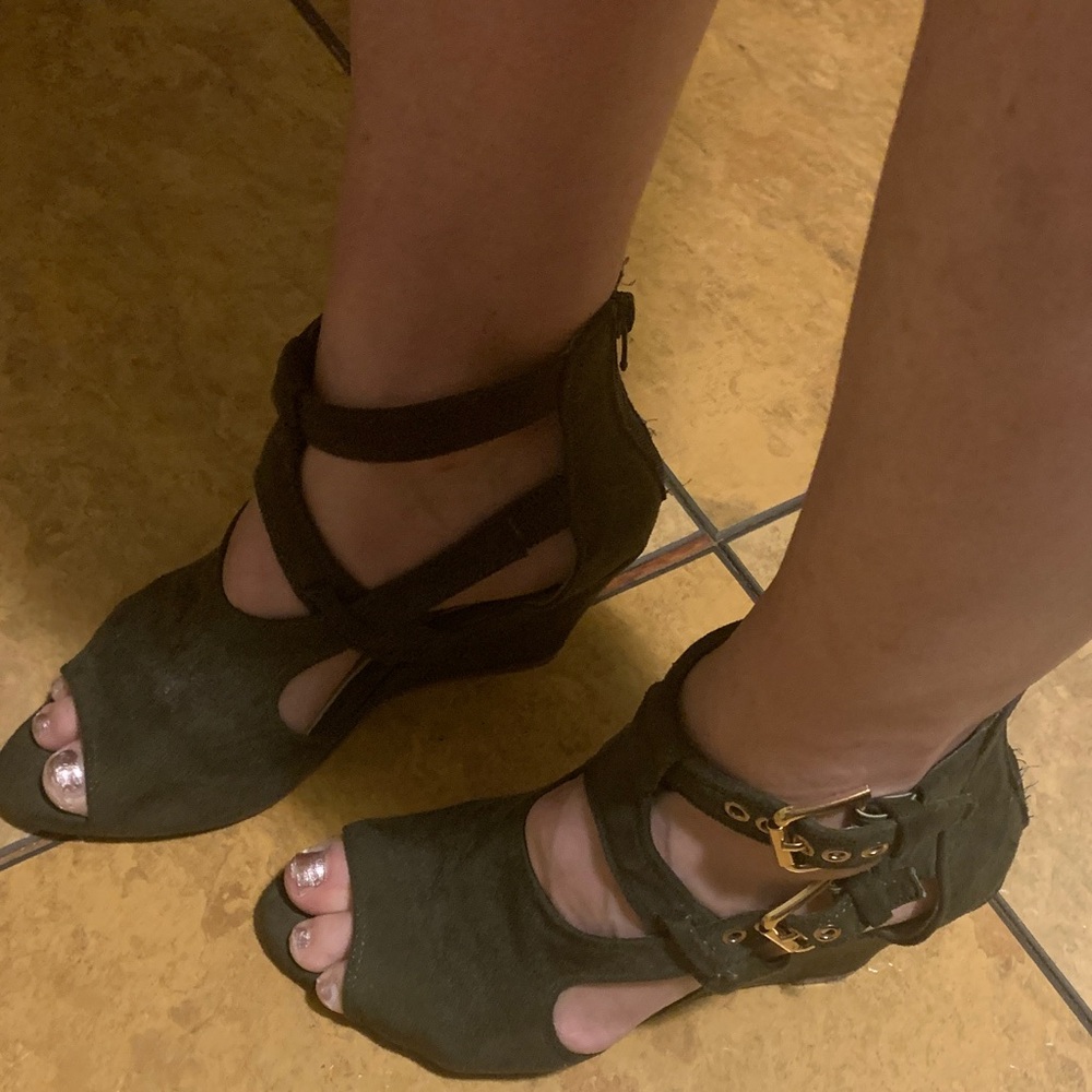 Chic Navy Green Strappy Wedge Sandals